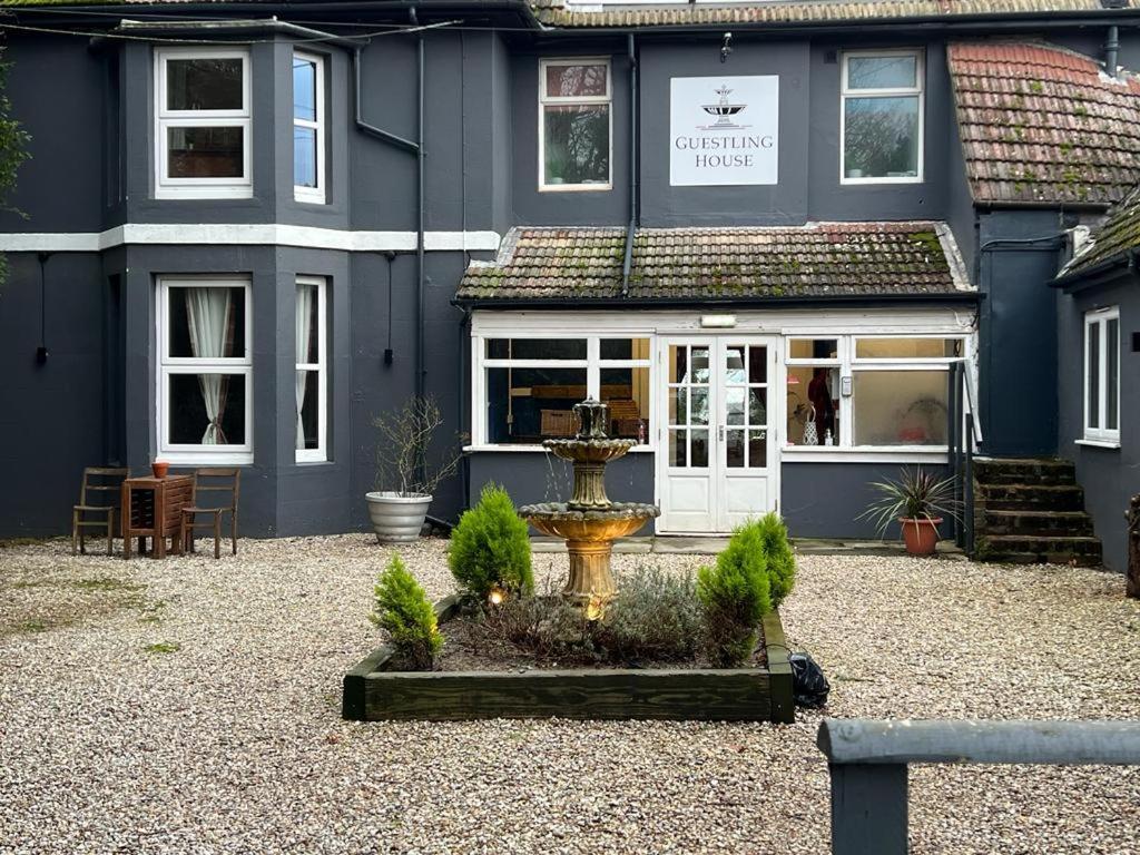 Guestling House Hotel Buitenkant foto
